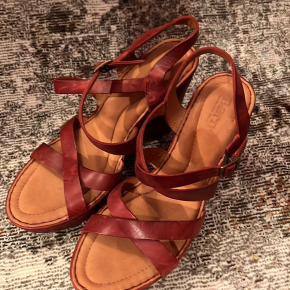 Never worn wedge sandal - Picture 2 of 7